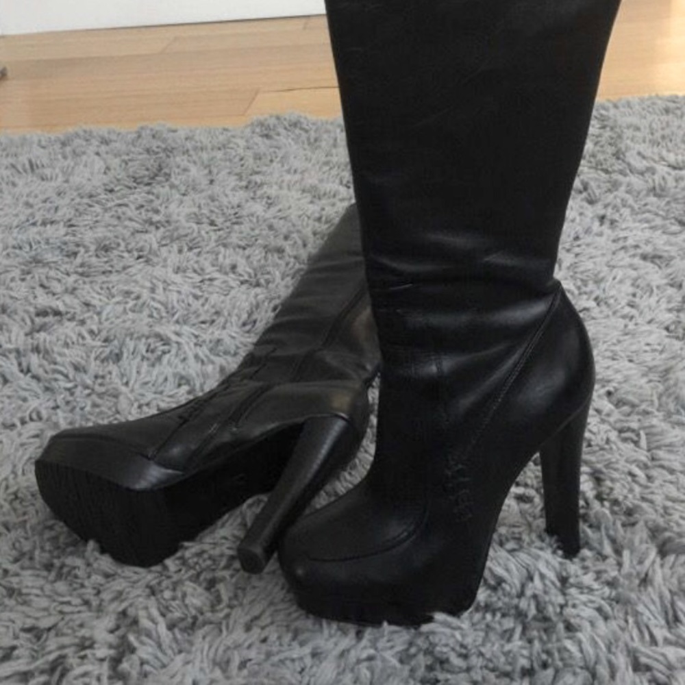 4” Calvin Klein leather boot